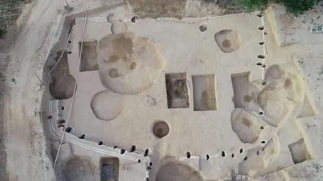 Descubren ruinas de casas de hace unos 6.000 años en centro de China