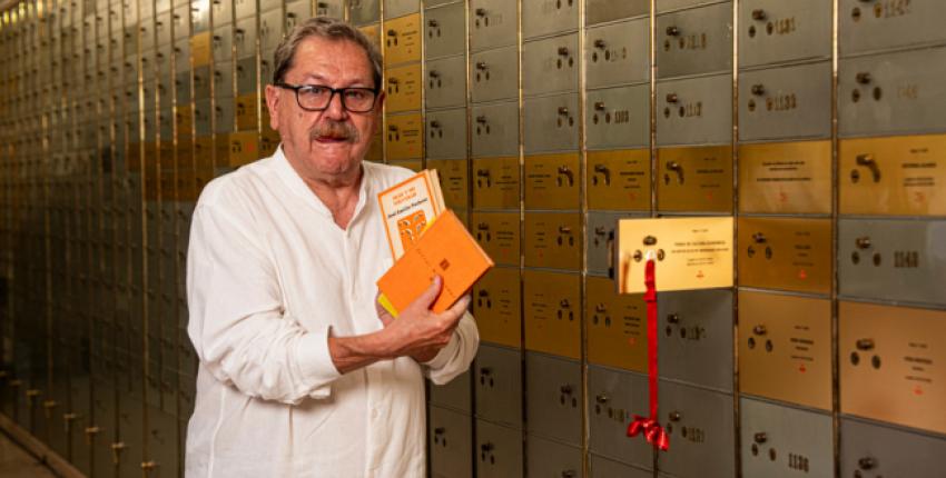 En el Instituto Cervantes se celebró la entrega del legado del Fondo de Cultura Económica.     La primera edición de «Pedro Páramo», de Juan Rulfo, entre los libros legados por el Fondo de Cultura Económica a la Caja de las Letras.