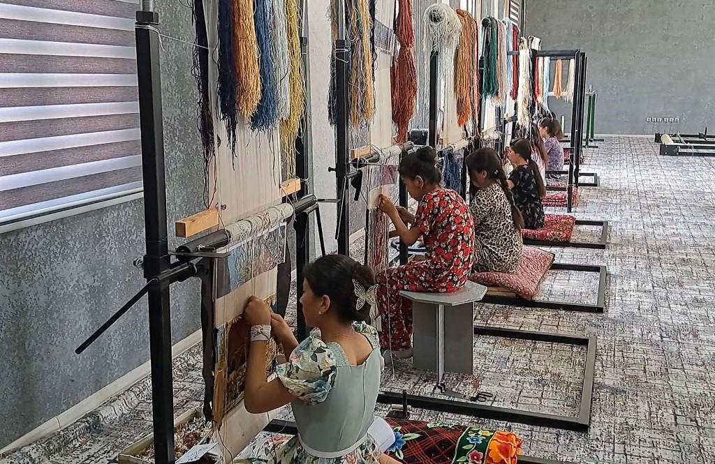 Las exquisitas alfombras de las mujeres tayikas