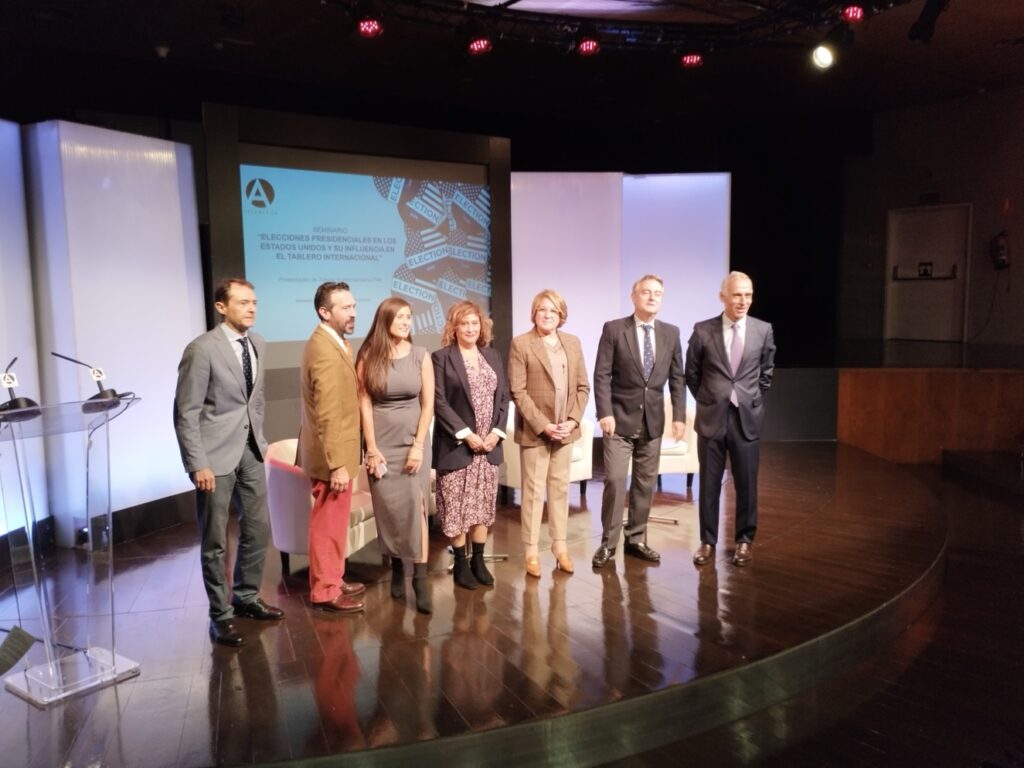 NEXOS-ALIANZA asiste como invitado al Seminario ”Elecciones presidencialesen los Estados Unidos y su influencia en el tablero Internacional “ enmarcado en elciclo “Relaciones Transatlánticas”