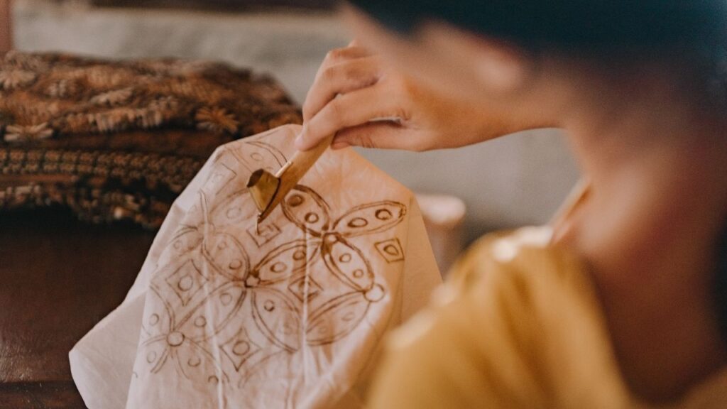 Curso de verano: “Descubre el arte del batik indonesio”
