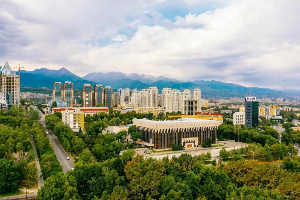 la ciudad de almaty Moncloa