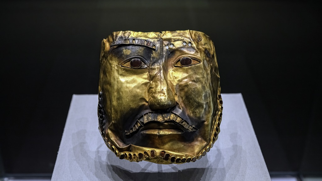 Una exposición muestra el arte y las civilizaciones de la antigua Ruta de la Seda