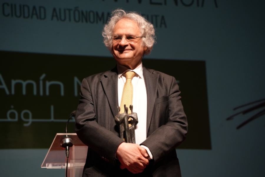 El escritor Amin Maalouf recibe el «Premio Convivencia» de la Ciudad de Ceuta